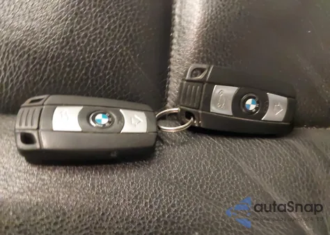 2006 BMW 330Xi z USA, uszkodzony, nr VIN WBAVD33526KV61975